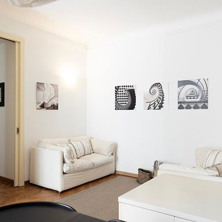 Elegante Bilocale In Montenapoleone - Brera Milan Bagian luar foto