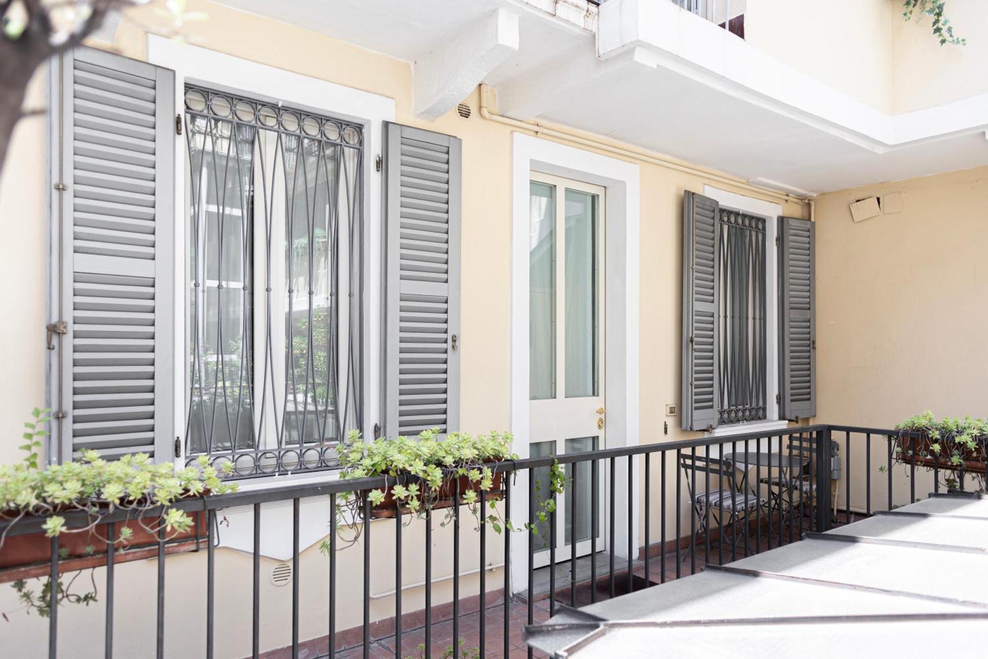Elegante Bilocale In Montenapoleone - Brera Milan Bagian luar foto