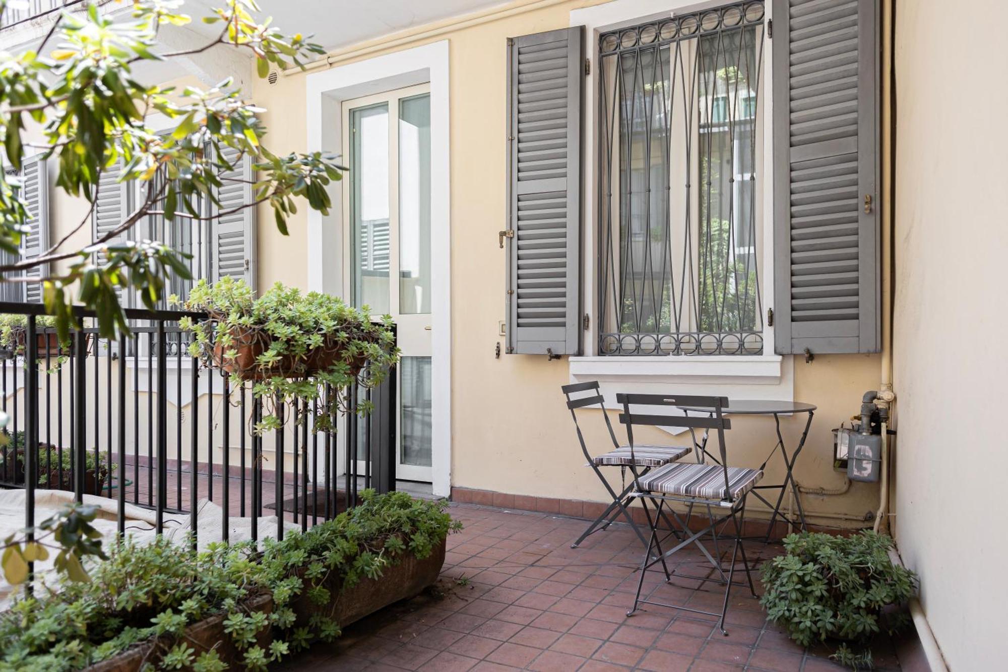 Elegante Bilocale In Montenapoleone - Brera Milan Bagian luar foto